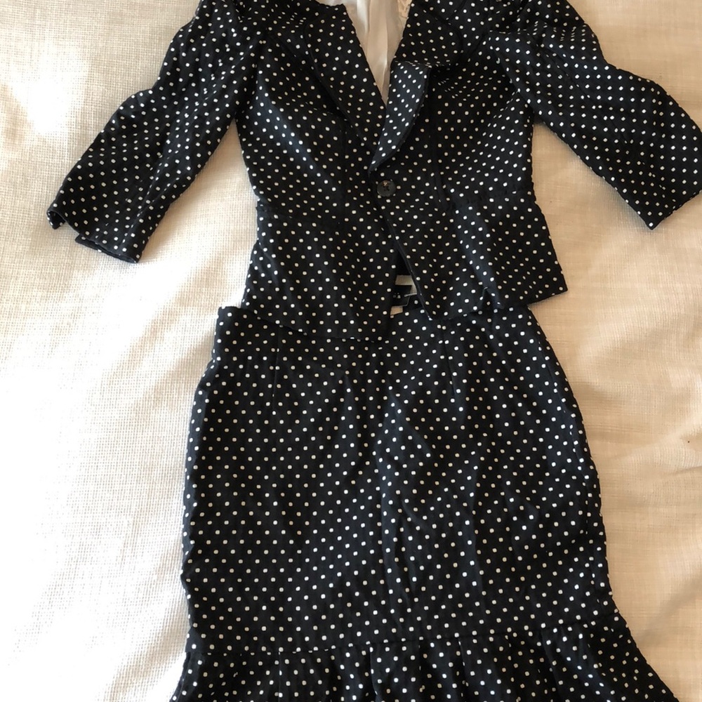 White House black market skirt and blazer outfit